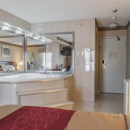 Comfort Inn Meadowvale Миссиссага Экстерьер фото