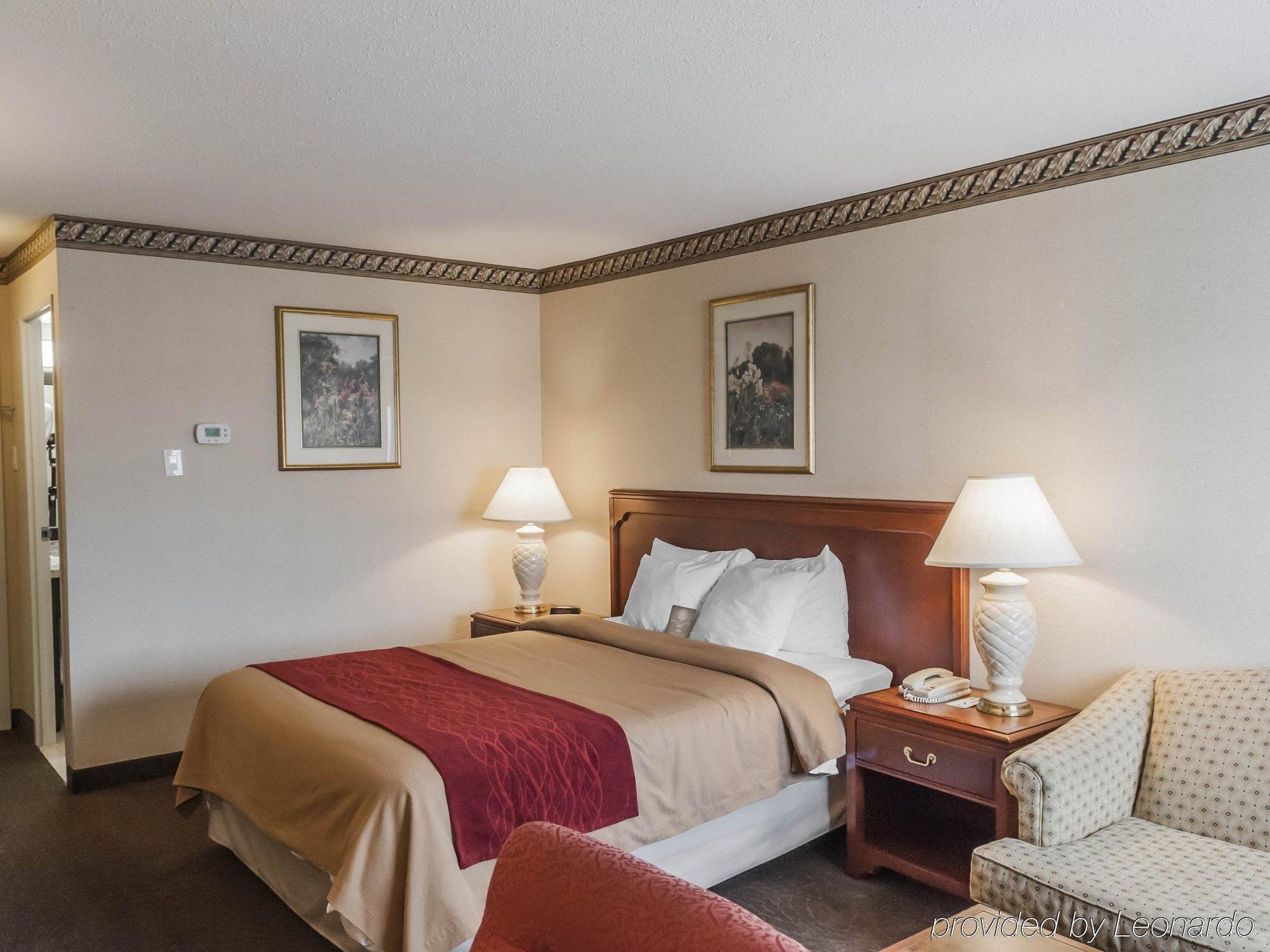 Comfort Inn Meadowvale Миссиссага Экстерьер фото