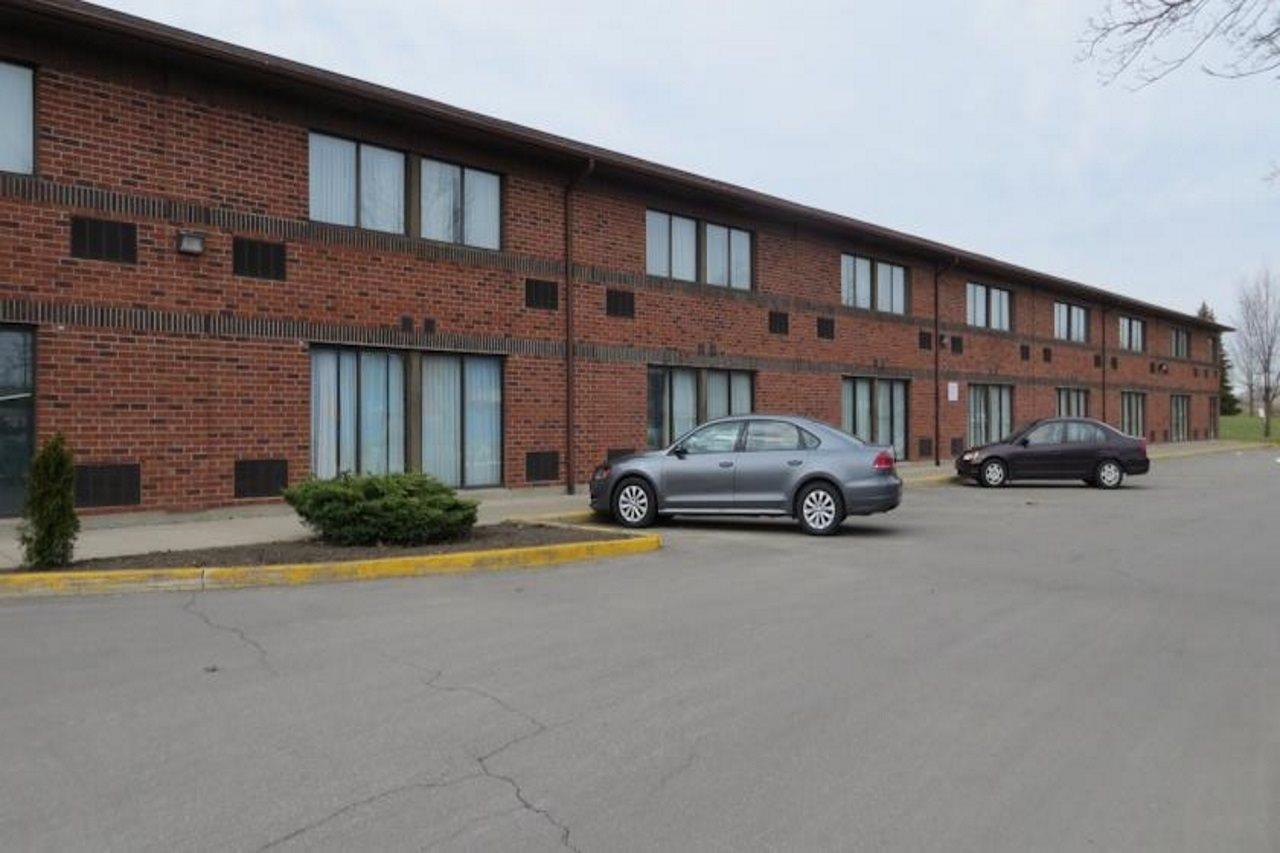 Comfort Inn Meadowvale Миссиссага Экстерьер фото