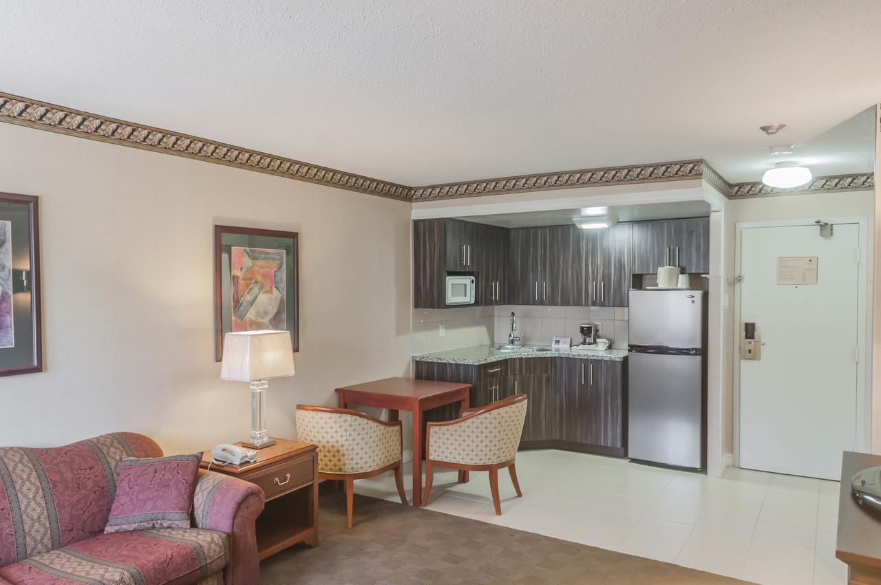 Comfort Inn Meadowvale Миссиссага Экстерьер фото