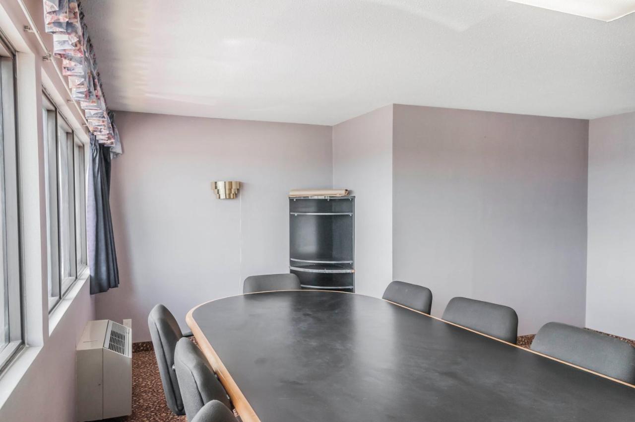 Comfort Inn Meadowvale Миссиссага Экстерьер фото